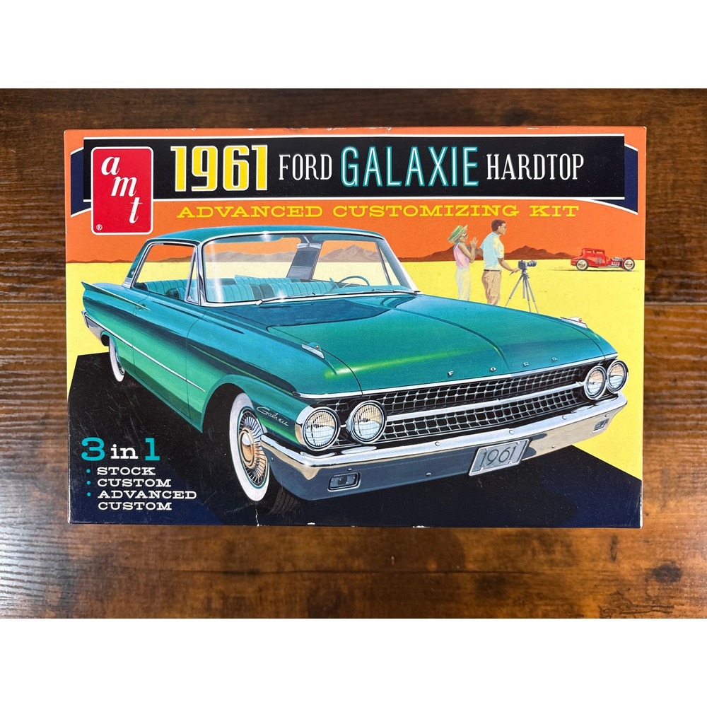 AMT 1961 Ford Galaxie Hardtop 3-in-1 Advanced Customizing Kit 1/25 Scale AMT1430